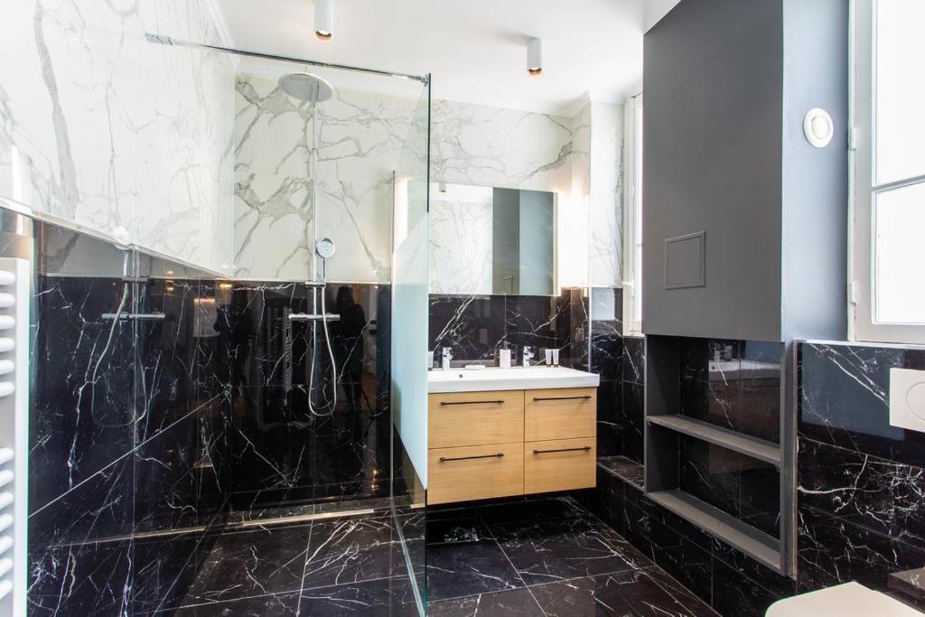 Intimate Apartment - 1Br-2P - Champs Elysees Paris Luaran gambar